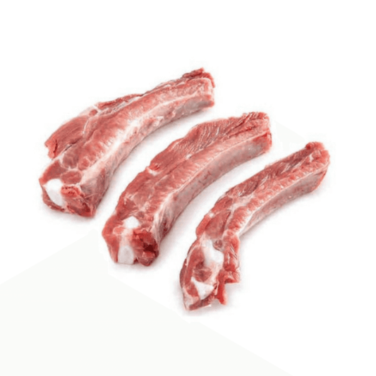 Costilla cerdo La Costilla de Cerdo es un corte versátil que se presenta por cortes individuales, según tus necesidades culinarias. Este corte es ideal para preparaciones al horno, a la parrilla o en guisos, gracias a su sabor jugoso y textura tierna que