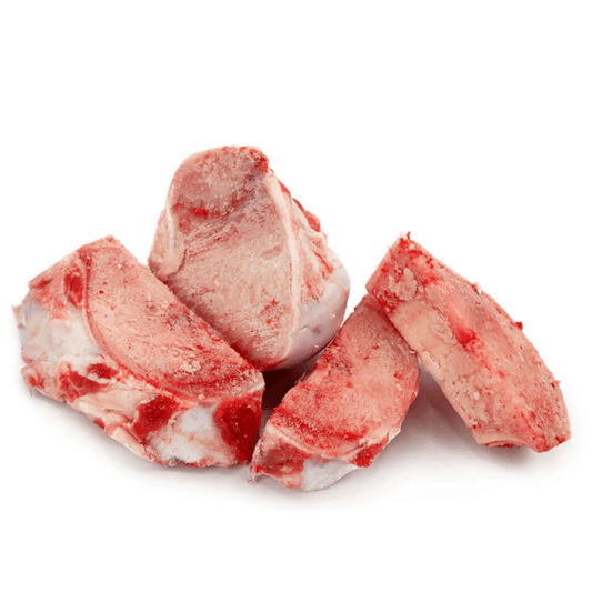 Hueso de Res El Hueso de Res es un producto básico y versátil en la cocina tradicional, ideal para preparar caldos, fondos y sopas que requieren un sabor profundo y rico. Gracias a su contenido de colágeno y nutrientes, los huesos de res son esenciales pa