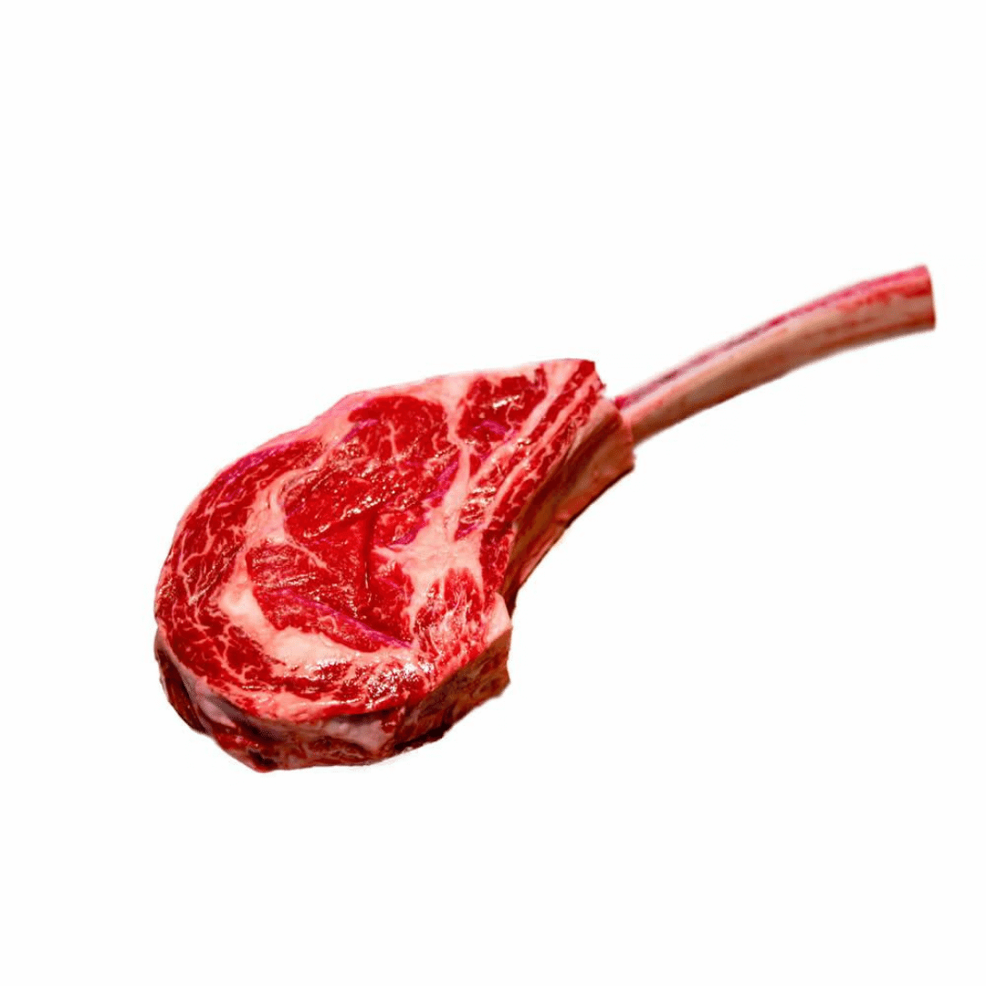 Tomahawk El filete tomahawk es un corte de chuleta grande, "chuletón", que tiene cinco o más pulgadas de hueso de costilla. Creado comercialmente para fines de presentación. Se llama corte "tomahawk" porque el filete con el hueso largo se parece al tomaha